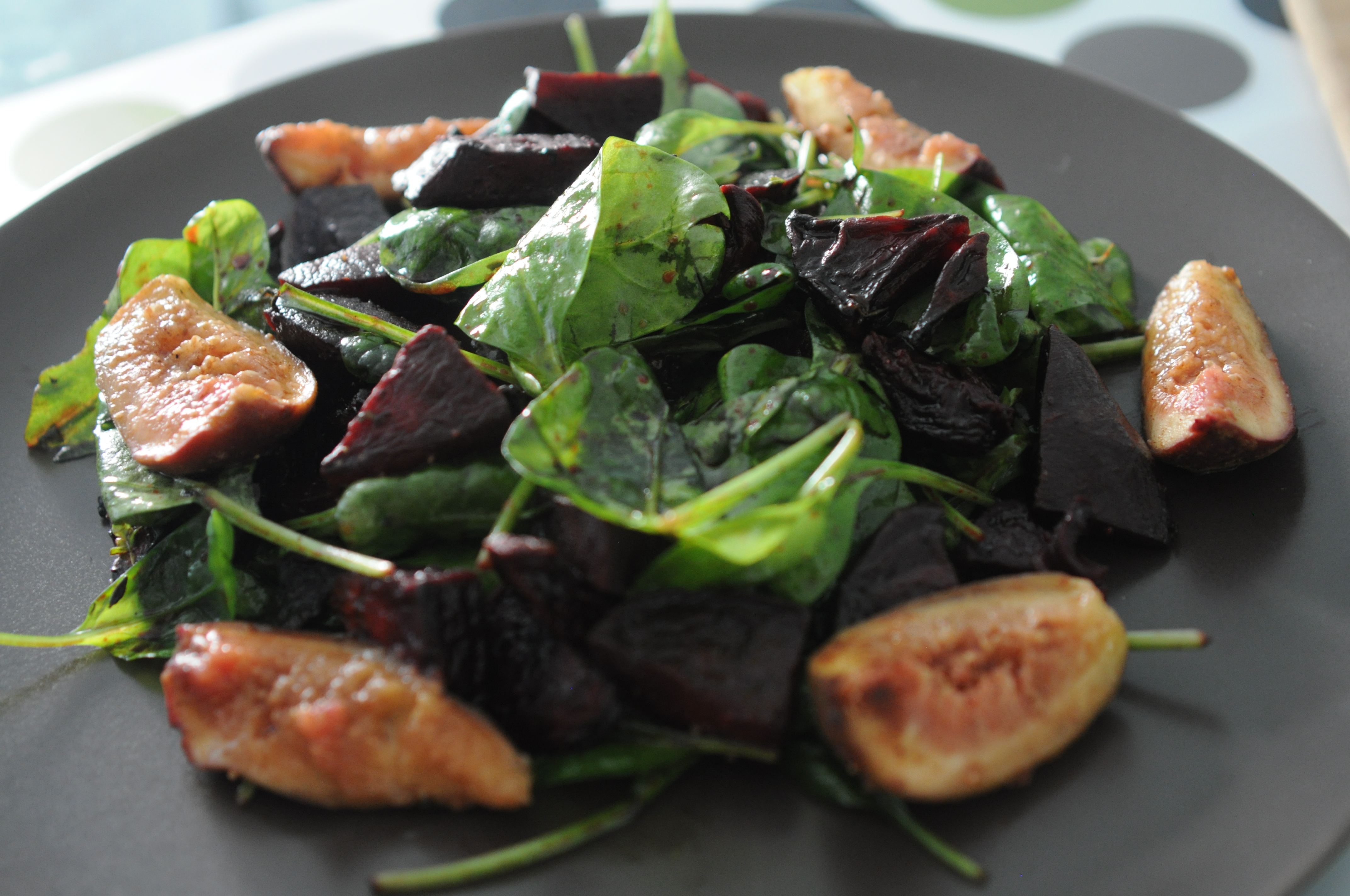 summer salad with beets and figs