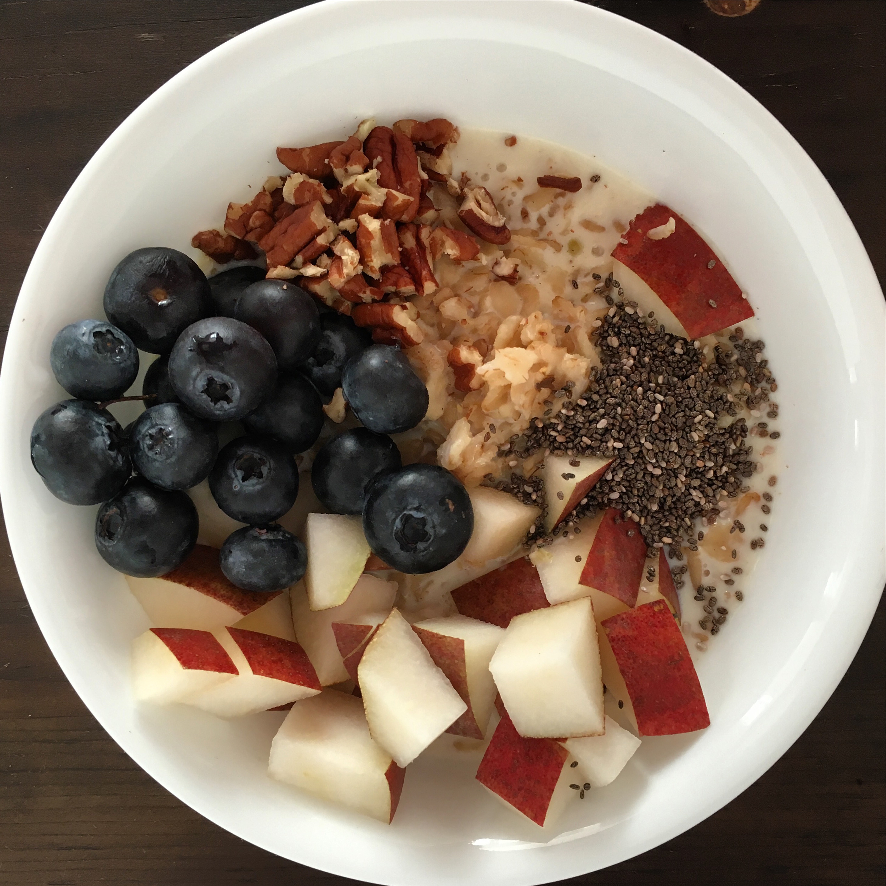 Fruit & Berry Oatmeal Bowl with Cardamon